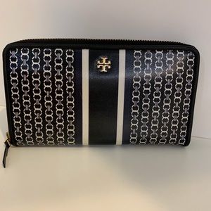 Tory Burch Gemini Link Wallet
